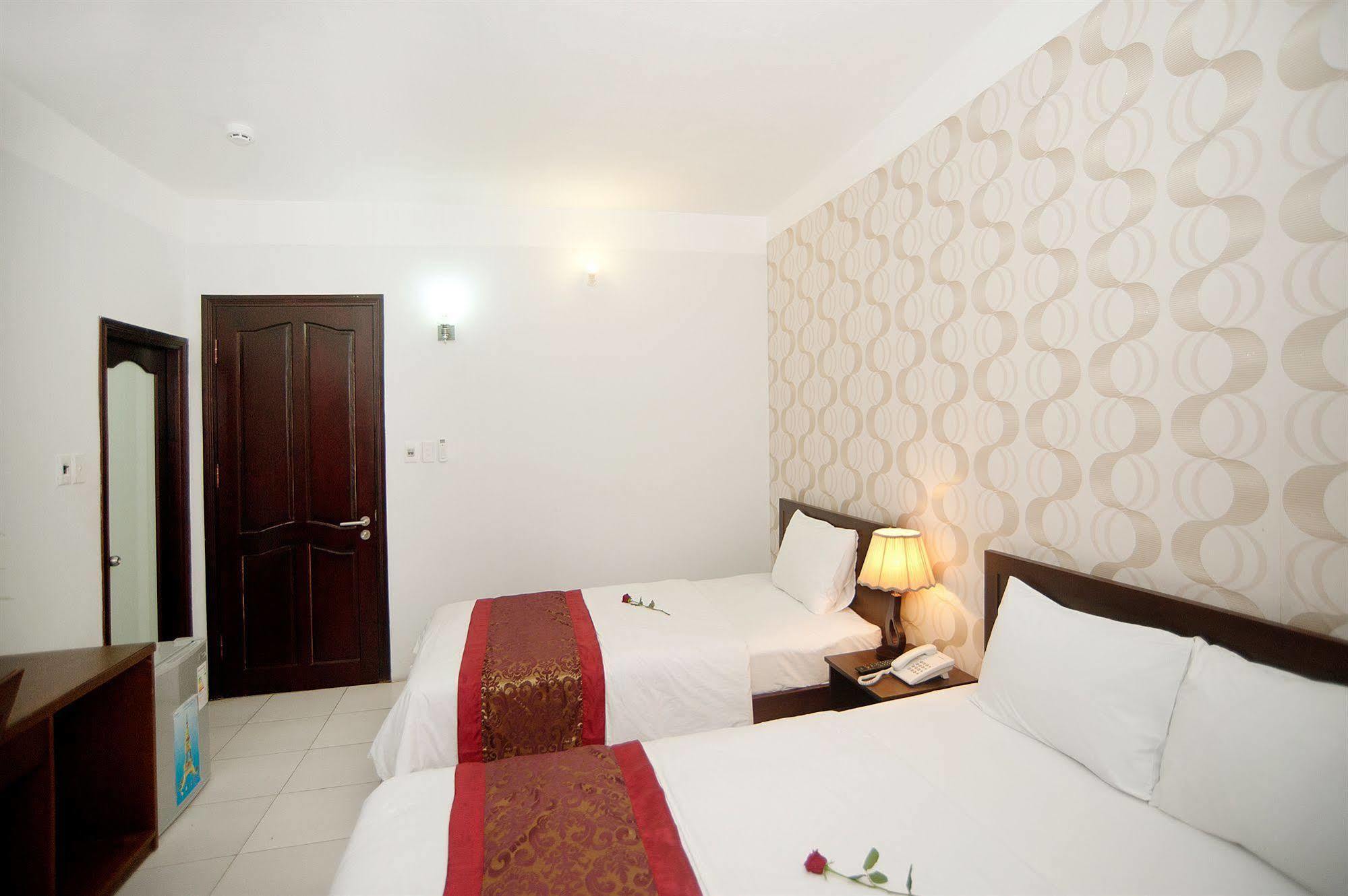 Bin Star Hotel Дананг Екстериор снимка