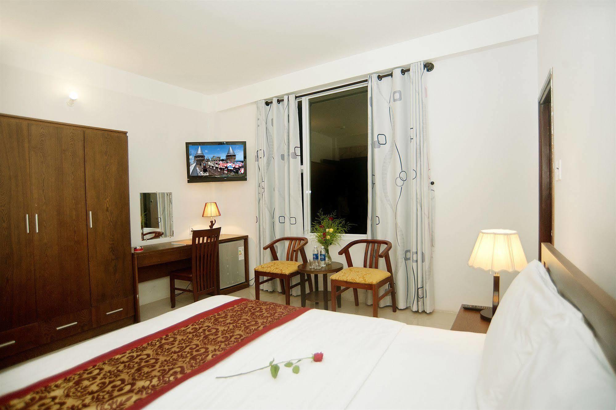 Bin Star Hotel Дананг Екстериор снимка